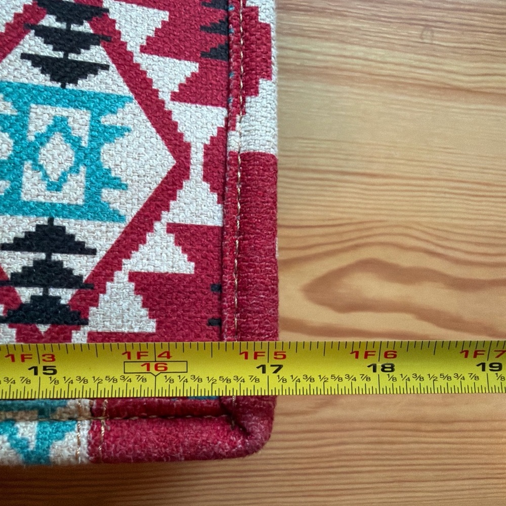 Wrangler Southwestern Pattern Wide Tote - Picture 5 of 8